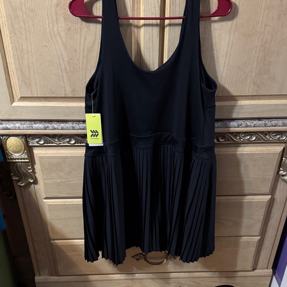 Black Pleated Skirt Active Dress - Picture 2 of 7